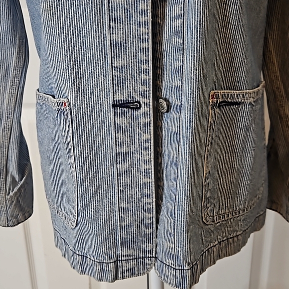 Gap Denim  Vintage Jean Jacket, from the 90's. - Picture 4 of 14